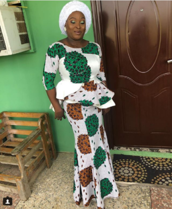 ANKARA STYLES GOWN: FASHION AND STYLES FOR CUTE LADIES
