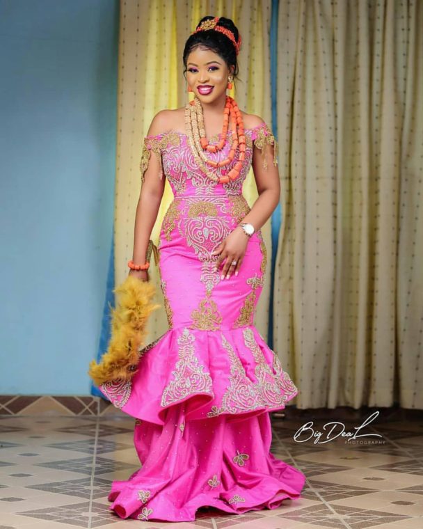 Asoebi Outfits You Will Love to Rock to a Nigerian Wedding