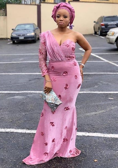 Latest Asoebi styles - 2020 Aso Ebi Lace Styles