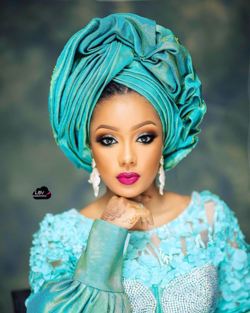 Gorgeous Bride Aso Oke and Makeup Styles for Event