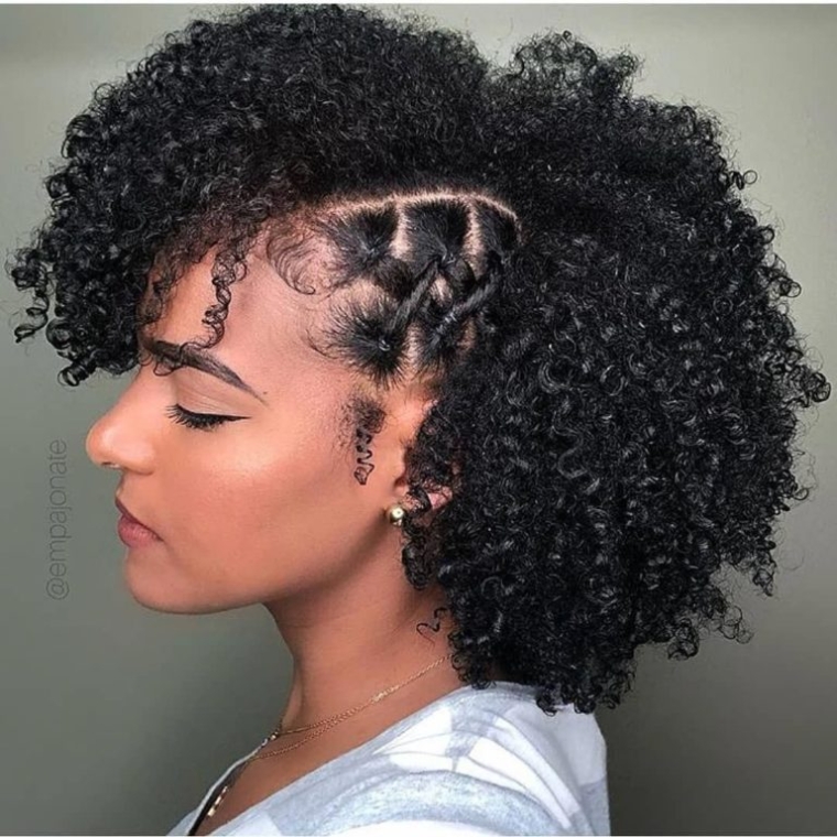 How to Detangle Natural Hair (Complete Guide)