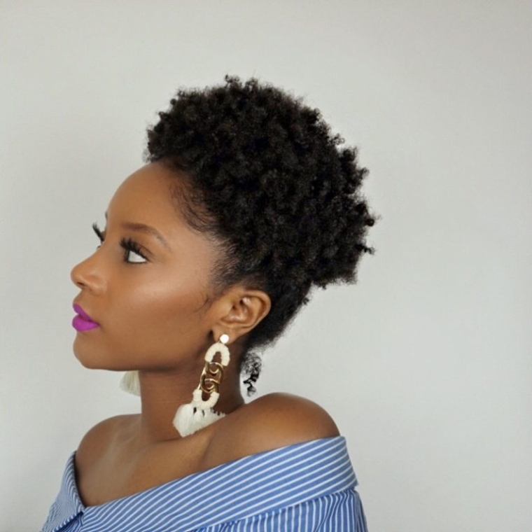 How to Detangle Natural Hair (Complete Guide)