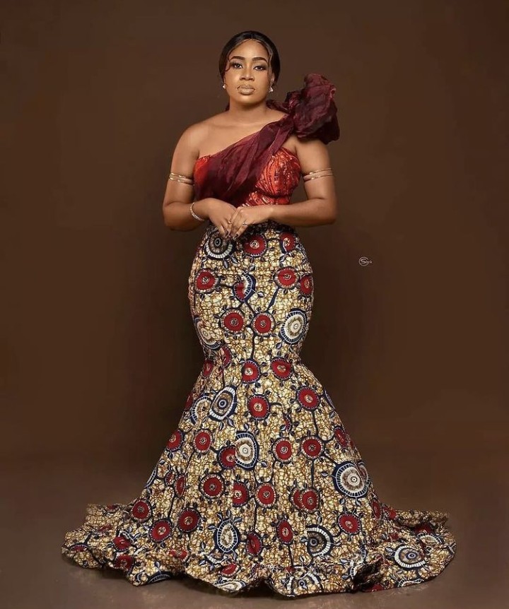 45 Captivating Ankara Aso-Ebi Gown For Classy Ladies To Rock For Any ...