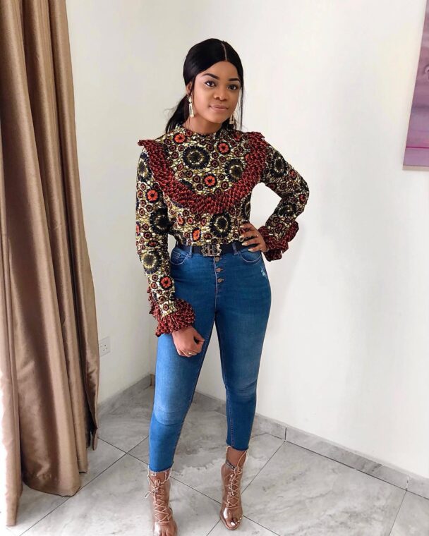 20+ Fashionable Ways To Styles Your Ankara BlouseTops With Jeans For Stylish Looks (18)