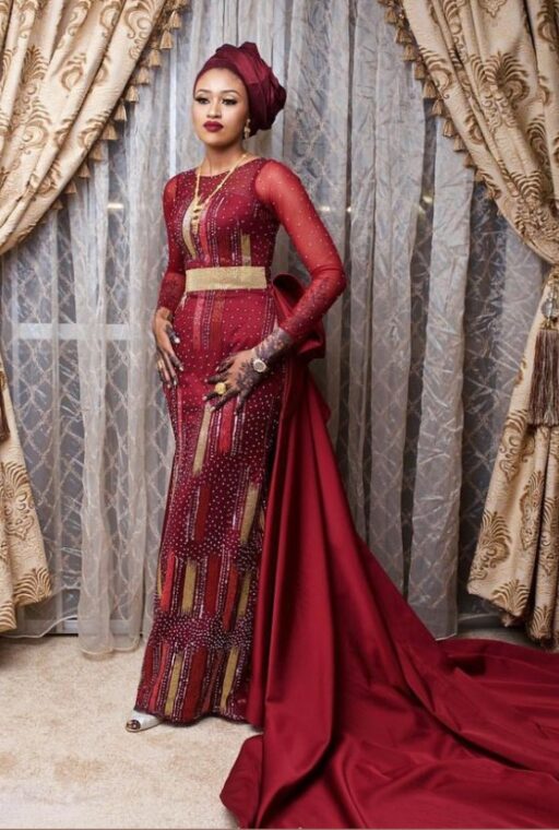 Ladies, Check Out These Stunning Asoebi Styles You Can Rock To Any Occasion (6)