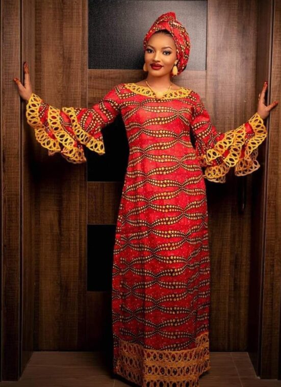 25 Kaftan And Lace Gowns For Classy Matured Women (10)