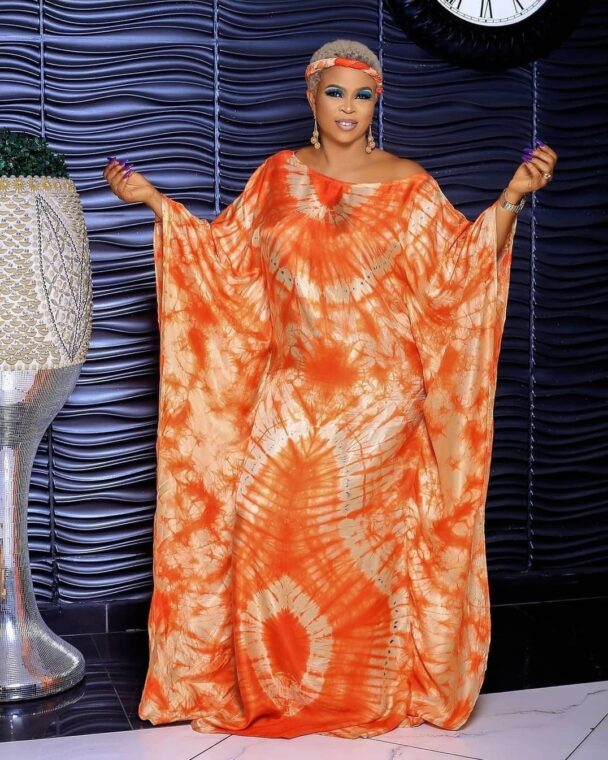 25 Kaftan And Lace Gowns For Classy Matured Women (2)