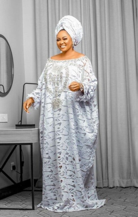 25 Kaftan And Lace Gowns For Classy Matured Women (5)