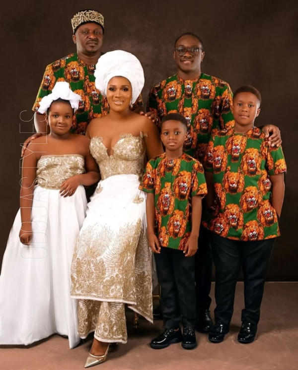 Trendy Styles Inspiration For Beautiful Families Who Slay Together (5)