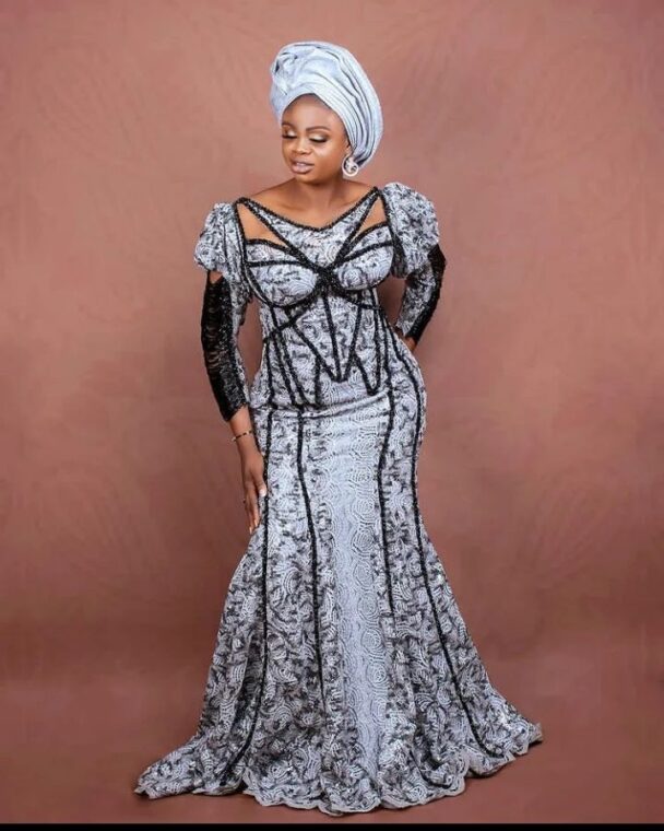 Beautiful Ankara Long Gowns Styles For All Occasions (4)