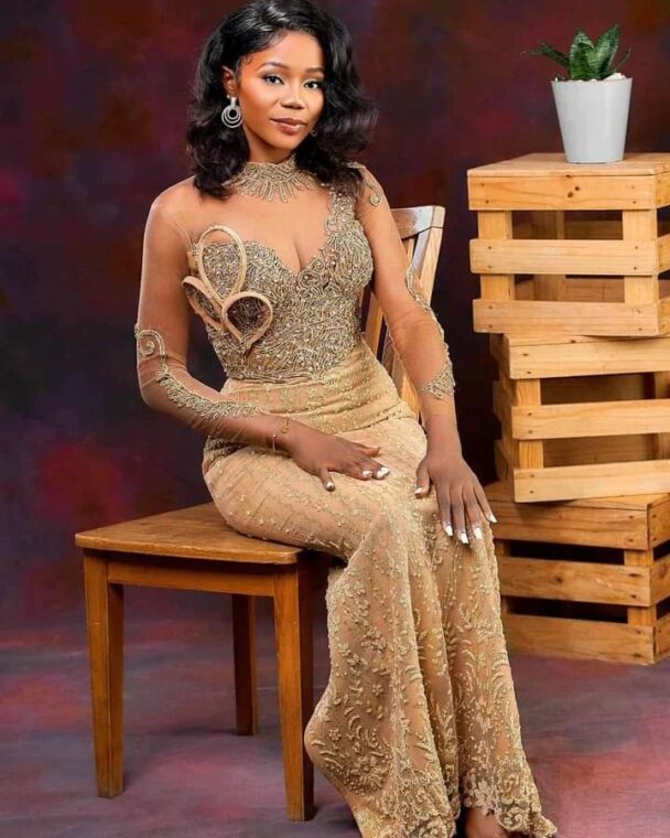 Matured Lace Gown Styles Perfect For Owambe Saturday (1)