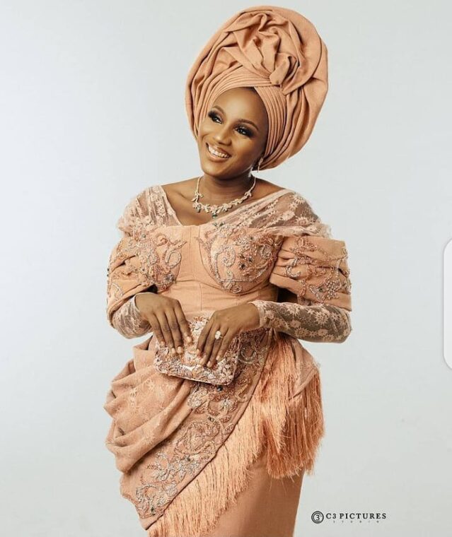 Matured Lace Gown Styles Perfect For Owambe Saturday (2)