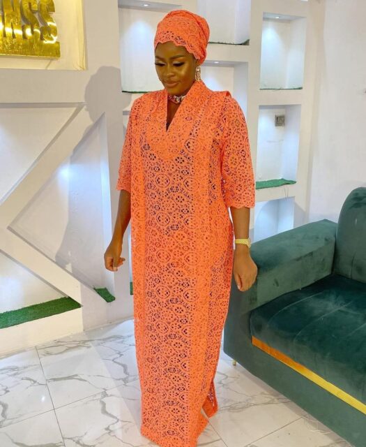 Tips on How to Look Good In English Flowing Gown Styles - OD9JASTYLES