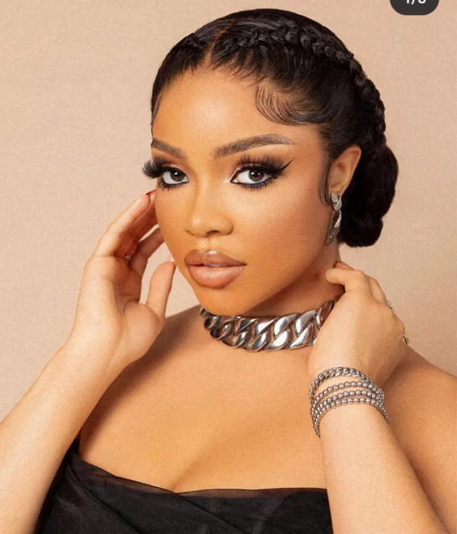 Responses as Famous Big Brother Nigeria Star Nengi Hampson Displays Her Beauty in a Black Outfit2