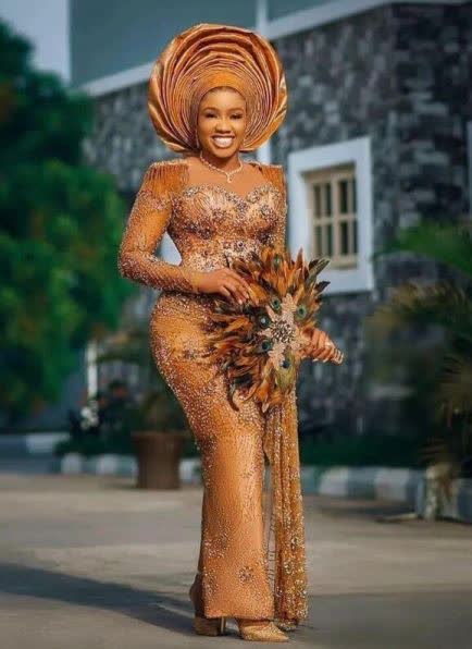 Posh and Perfect Aso-Ebi Styles for Your Next Event