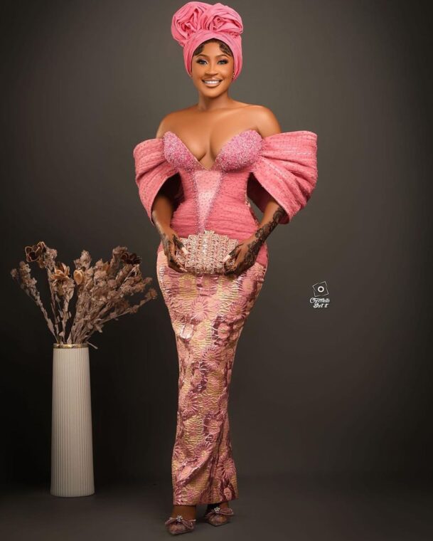 The Best Aso-Ebi Styles for Bridesmaids to Look Poshy