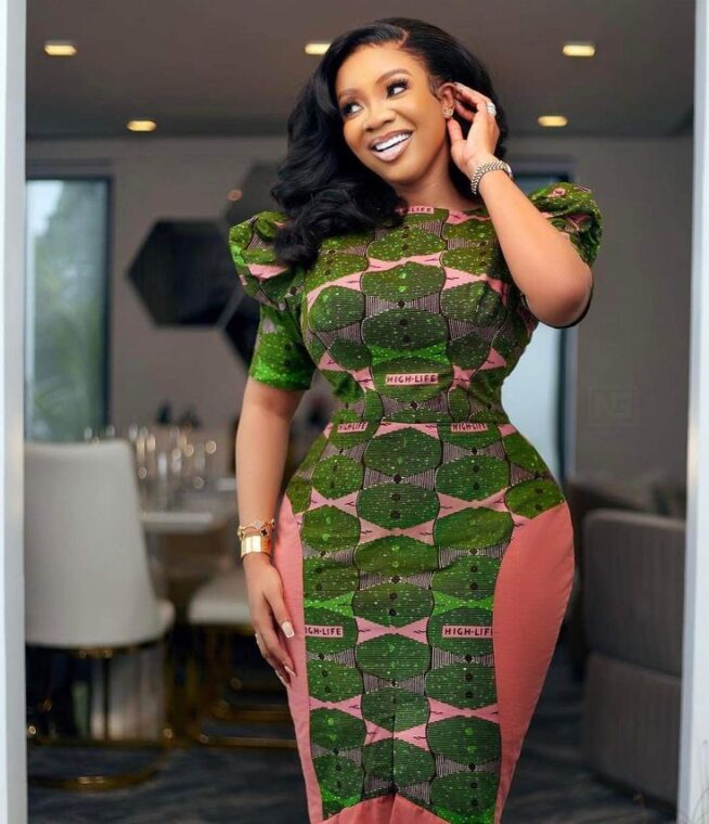 Short Ankara Styles For Curvy Ladies (17)